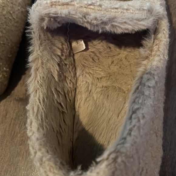 (2/$20) Furry beige slippers/loafers - Picture 3 of 8